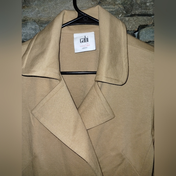 Adorable Cabi love Carol camel colored double-breasted jacket size medium - Picture 2 of 15